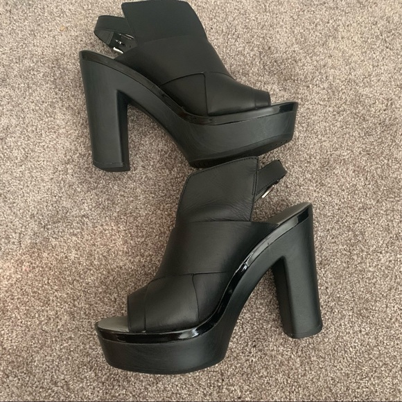 Kenneth Cole Reaction Criss Cross Leather Heels Booties small Platform - Picture 8 of 8